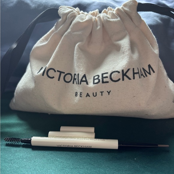 Victoria Beckham baby blade brow pencil in color Taupe - Picture 2 of 6